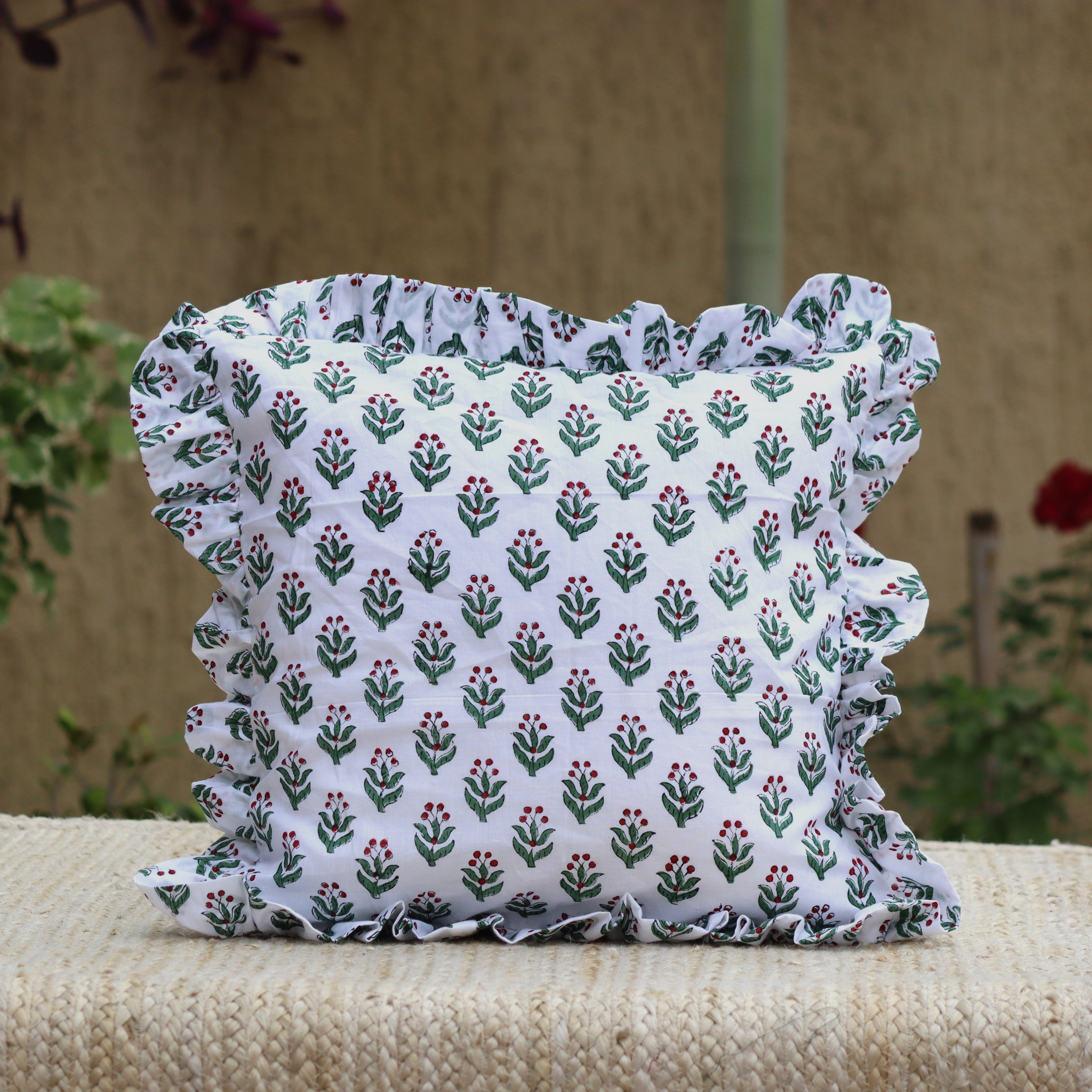 Throw Pillow/Cushion